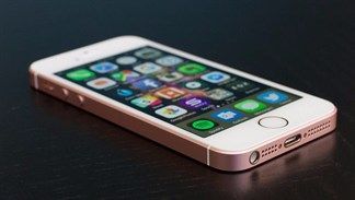 Những ai đang có ý định mua iPhone xách tay nên biết thông tin này, giá rẻ hơn vài triệu nhưng mang đầy rủi ro