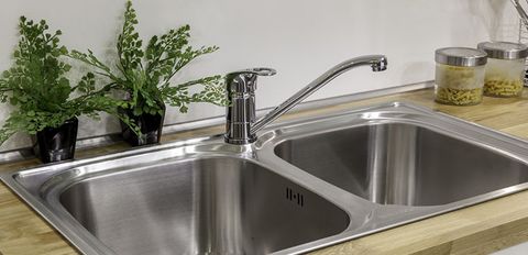 Cách thay vòi nước bồn rửa chén đơn giản tại nhà