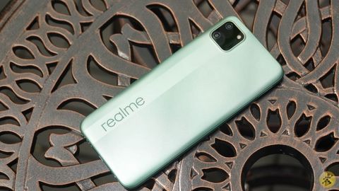 Realme C11 giá rẻ, pin khủng 5.000 mAh cùng thiết kế trẻ trung cháy hàng 150 ngàn chiếc chỉ sau 2 phút mở bán