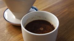 2 cách pha cà phê socola và cà phê socola sữa thơm ngon, đậm vị uống là mê 