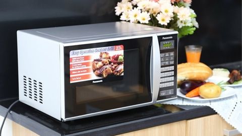 Lò vi sóng loại nào tốt? So sánh lò vi sóng trong nấu và chế biến món ăn