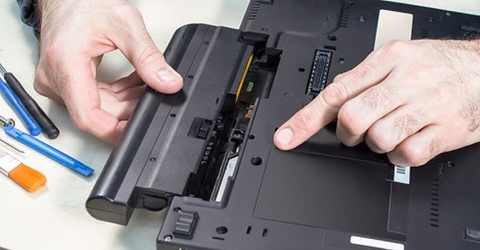 Hướng dẫn cách tháo pin laptop Dell cực đơn giản, nhanh chóng
