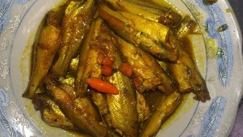 Cách làm cá chốt kho nghệ dân dã, đậm vị quê hương