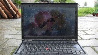 Hướng dẫn xử lý và bảo vệ laptop khi đi dưới trời mưa, cần phải chú ý 6 điều sau đây