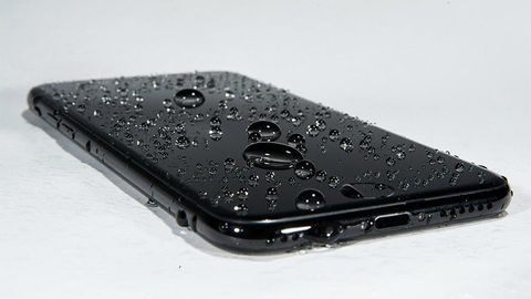 Điều Gì Xảy Ra Khi Camera Iphone Đọng Nước Và Cách Xử Lý?