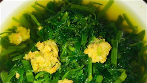 Cách nấu canh rau cần nấu tôm thơm ngon thanh vị cho bữa cơm ngày nóng