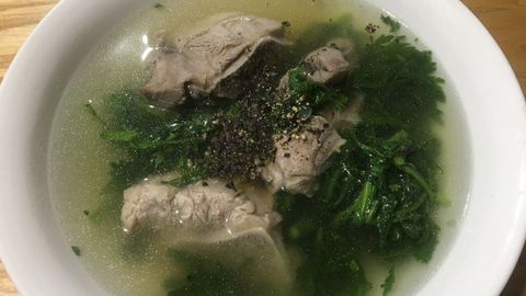 Cách nấu canh cải cúc (tần ô) nấu xương ngon ngọt thanh mát cho bữa cơm