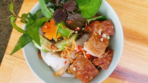 Cách làm bánh ướt heo quay bằng nồi chiên không dầu đơn giản tại nhà