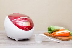  Nồi cơm điện tử Cuckoo CR-0655F Trắng Đỏ 