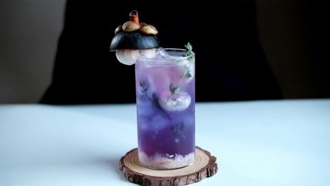 Cách làm trà măng cụt hoa đậu biếc hot trend lạ mà ngon vô cùng