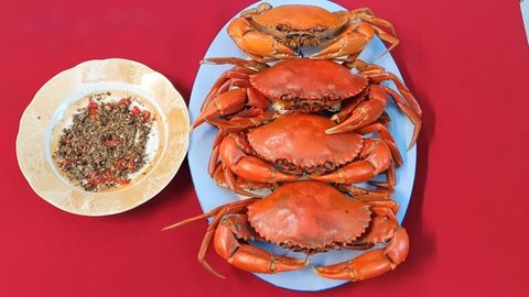Cách làm cua hấp muối đậm đà thơm ngon hấp dẫn