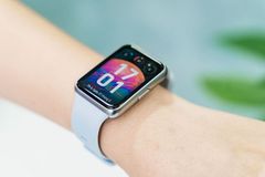 Đánh Giá Huawei Watch Fit New Với Nhiều Tính Năng Siêu Việt 