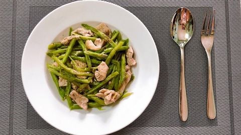 Cách làm đậu que xào thịt heo xanh mướt giòn ngon khó cưỡng