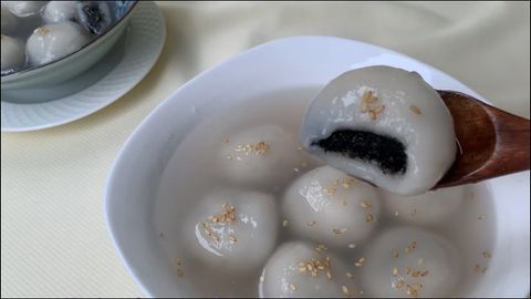 Cách làm bánh trôi tàu nhân vừng đen (sủi dìn) ngọt bùi chuẩn vị người Hoa