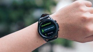 Quan tâm nhiều hơn tới sức khỏe, vận động bằng cách sắm ngay các em smartband, smartwatch có cảm biến theo dõi nhịp tim