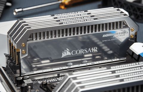 Dominator® Platinum 32Gb (2 X 16Gb) Ddr4 Dram 3200Mhz C14
