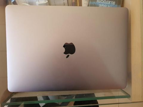 Apple MacBook Air i3 1.1GHz dual-core 10th/8GB/256GB/13.3