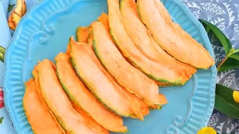 Cách làm mứt dưa lưới sấy dẻo ngọt ngào lạ miệng cho cả nhà dịp Trung Thu