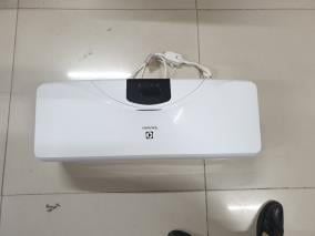 Máy nước nóng gián tiếp Electrolux 20 lít 2500W EWS202DX-DWE