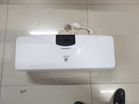 Bình nóng lạnh gián tiếp Electrolux 20 lít 2500W EWS202DX-DWE