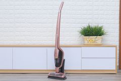  Máy hút bụi Electrolux ZB3314AK 