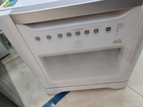Máy rửa bát mini Electrolux ESF6010BW