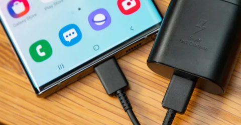 Hướng dẫn sạc pin điện thoại Samsung mới mua đúng cách, an toàn
