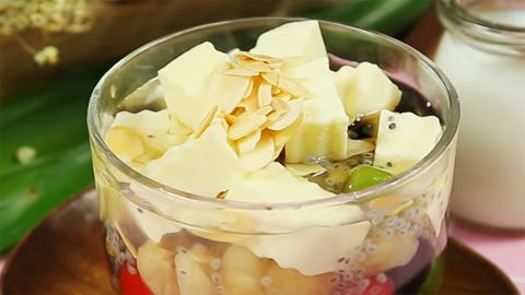 Cách làm chè khúc bạch sầu riêng thơm ngon, lạ vị