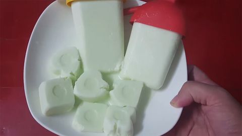 2 cách làm kem đá mát lạnh giải nhiệt ngày nắng nóng cực đã