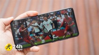 Gen Z mùa Euro - Không có TV? Hãy để Galaxy A52 cân tất! Smartphone giải trí tốt nhất mùa Covid là đây chứ đâu