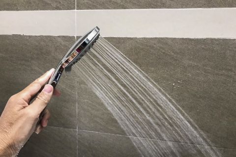 Tay sen tăng áp nóng lạnh nhựa kèm dây Eurover PLE-019S