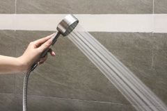  Tay sen tăng áp nóng lạnh inox kèm dây Eurover PLE-371SI 
