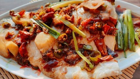 2 Cách làm cá chép hấp bia ngọt ngon đơn giản, cực hao mồi
