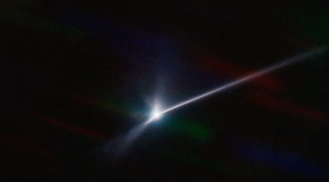 Thử Nghiệm Đâm Tàu Vũ Trụ Vào Hành Tinh Của Nasa Đã Để Lại Vệt Bụi Dài