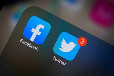 Facebook, Twitter Tìm Cách Thu Phí Người Dùng