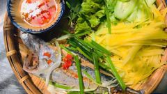  Cách làm cá ngừ hấp sả cuốn bánh tráng chấm mắm chua ngọt cực cuốn 