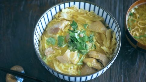 Cách làm Oyakodon thơm ngon lạ miệng cho bạn thêm gợi ý nấu ăn