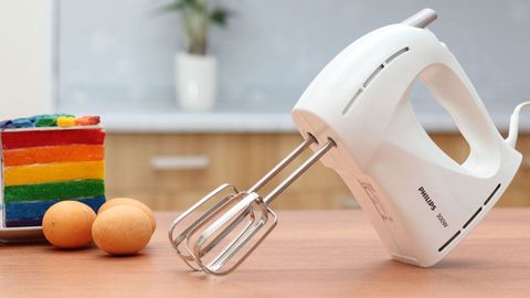 5 công dụng máy đánh trứng trong làm bánh và nấu ăn có thể làm bạn bất ngờ