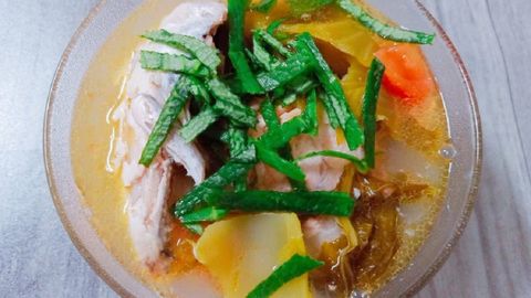 Cách làm món đầu cá hồi nấu dưa chua thơm ngon đậm vị dễ làm tại nhà