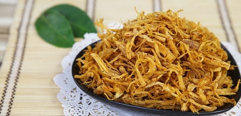 2 Cách làm khô gà lá chanh bằng chảo nhâm nhi trong ngày Tết cực ngon