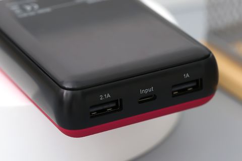 Pin sạc dự phòng Polymer 10000mAh AVA PA W11 Đen đỏ