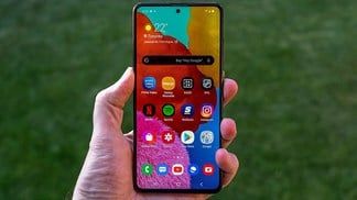 Galaxy A32 5G - Smartphone 5G giá rẻ sẽ được cài sẵn hệ điều hành Android 11 cùng giao diện One UI mới nhất khi mở hộp