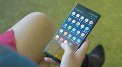  Kích thước của Galaxy Note 9 có quá lớn khi cầm trên tay? 