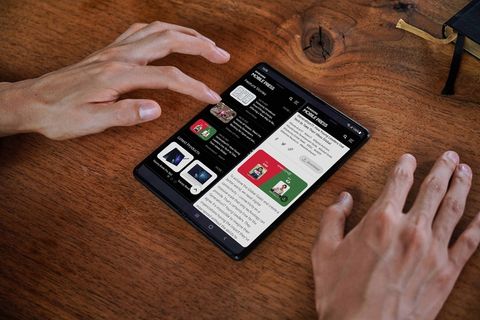 Galaxy Z Fold3 có giá 1.799 USD