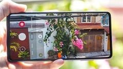  Trải nghiệm những điều thú vị khi làm việc tại nhà, khám phá thêm những điều mới mẻ qua cụm camera đa dụng của Galaxy A52 