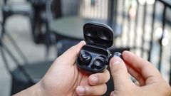  Trên tay Galaxy Buds Pro: Thiết kế nhỏ nhắn kiểu dáng hạt đậu, đi kèm tính năng chống ồn chủ động mới cực đỉnh và thời lượng pin dùng cả ngày 
