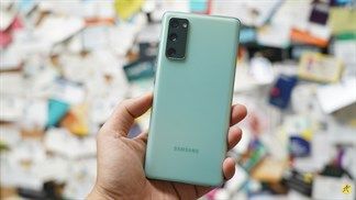 Trên tay Galaxy S20 FE tại Việt Nam: Ngoại hình cao cấp, viên pin lớn 4.500 mAh, sạc nhanh 25 W, màn hình tần số quét 120Hz và camera chất lượng