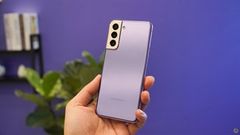  Trên tay Galaxy S21 5G tại Việt Nam: Tím đam mê nhìn một lần mà khiến lòng đắm say 