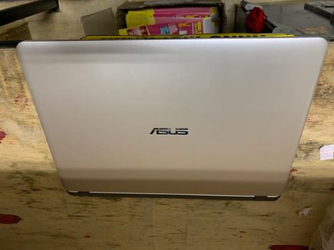 Asus X507UF i7 8550U/4GB/1TB/2GB MX130/15.6