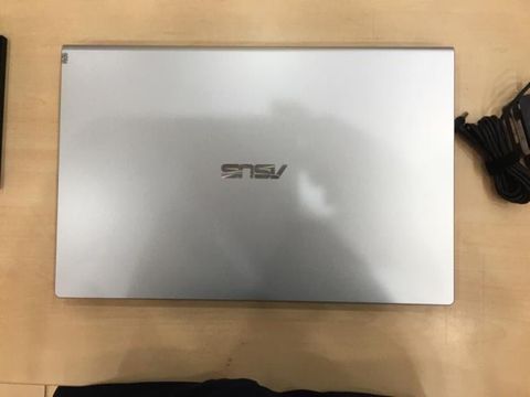 Asus X509JA i7 1065G7/8GB/512GB/15.6